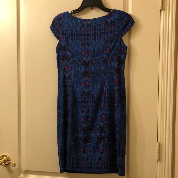 Ladies dress, Size 2 Petite. - Picture 3 of 7